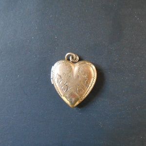 vintage mid century 1960's locket